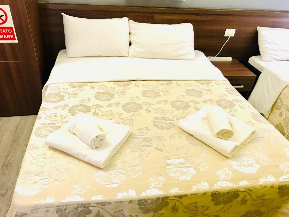 Отель Holiday Rome Termini Экстерьер фото