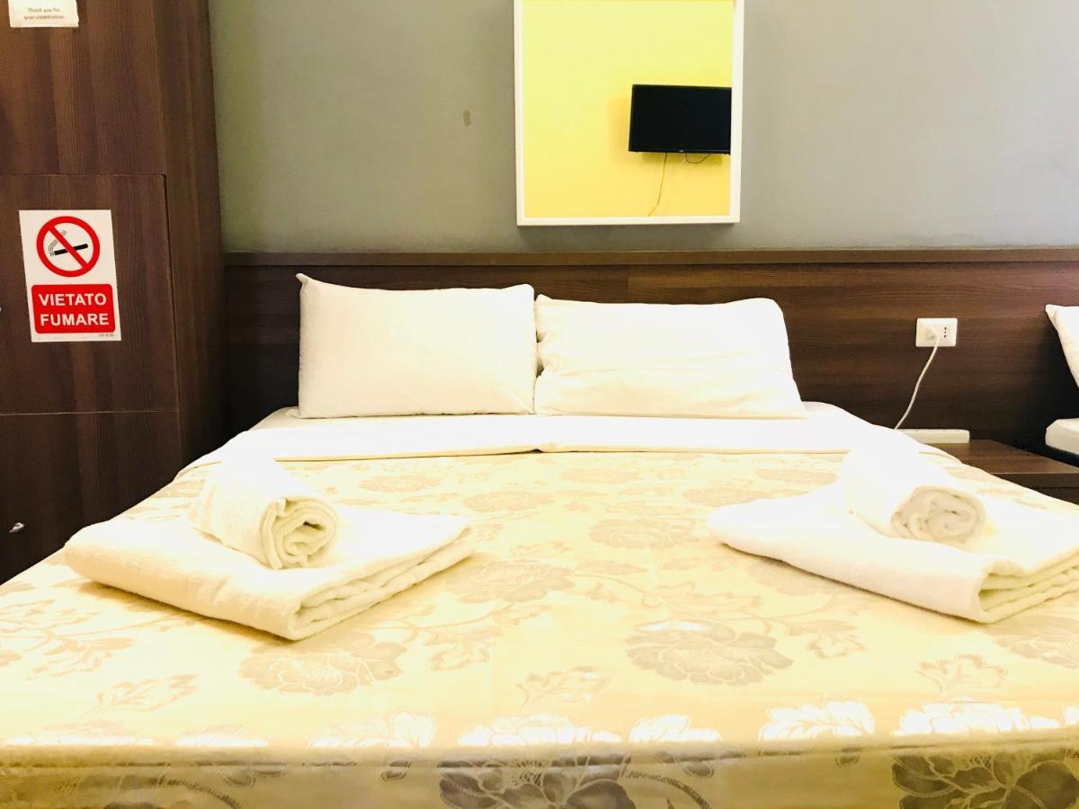 Отель Holiday Rome Termini Экстерьер фото