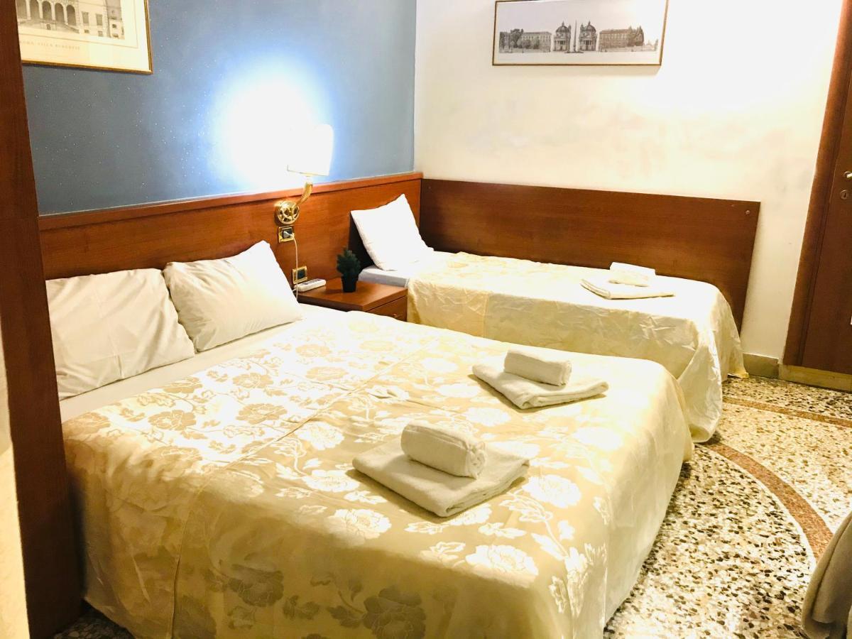 Отель Holiday Rome Termini Экстерьер фото