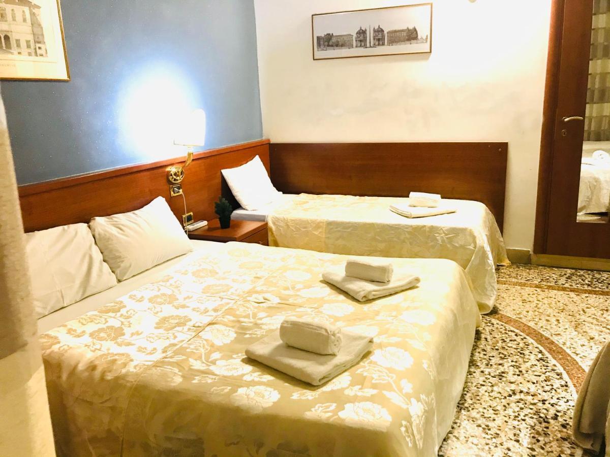 Отель Holiday Rome Termini Экстерьер фото