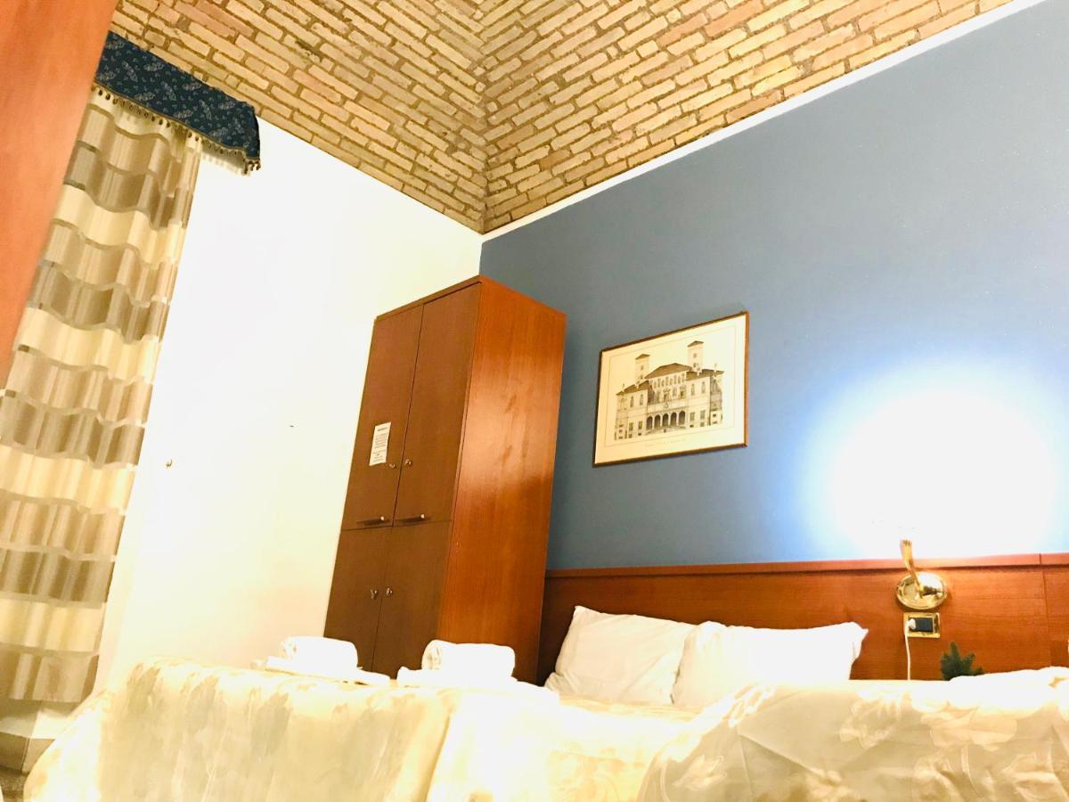 Отель Holiday Rome Termini Экстерьер фото